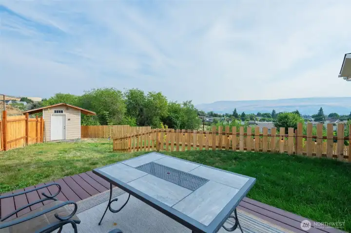 Side upper yard to enjoy the NE views