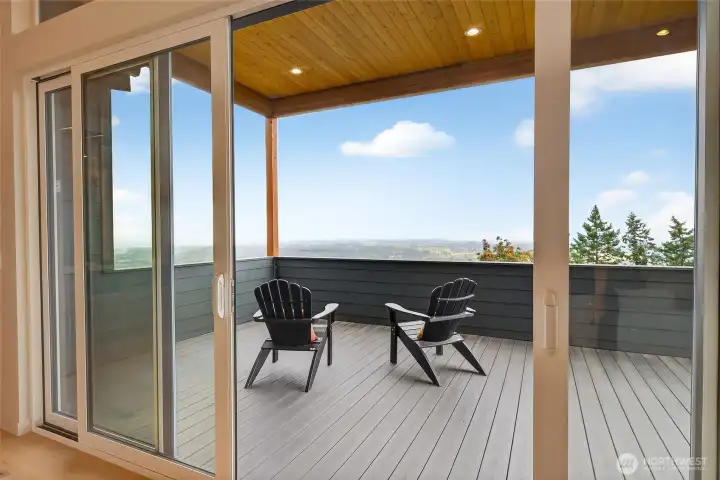 LG Covered Deck W/Views