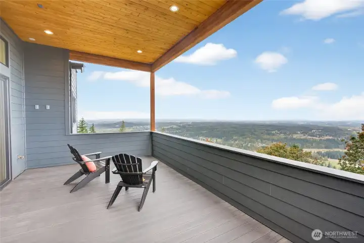 LG Covered Deck W/Views