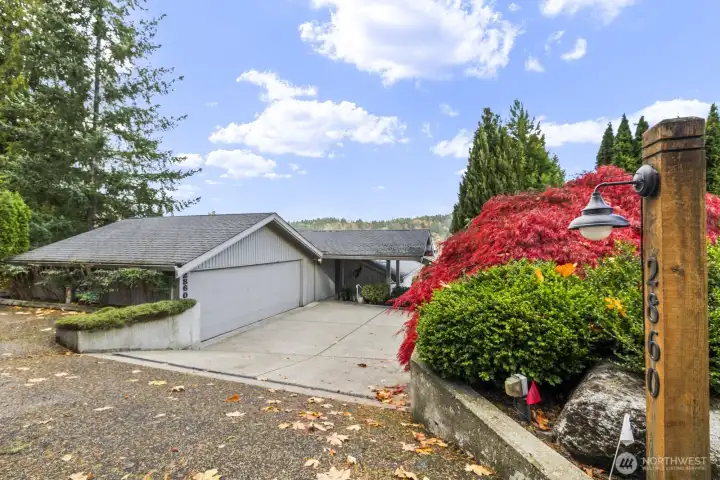 Ample parking +2 car garage