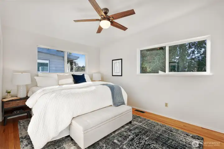 True en-suite primary fits the King bed.