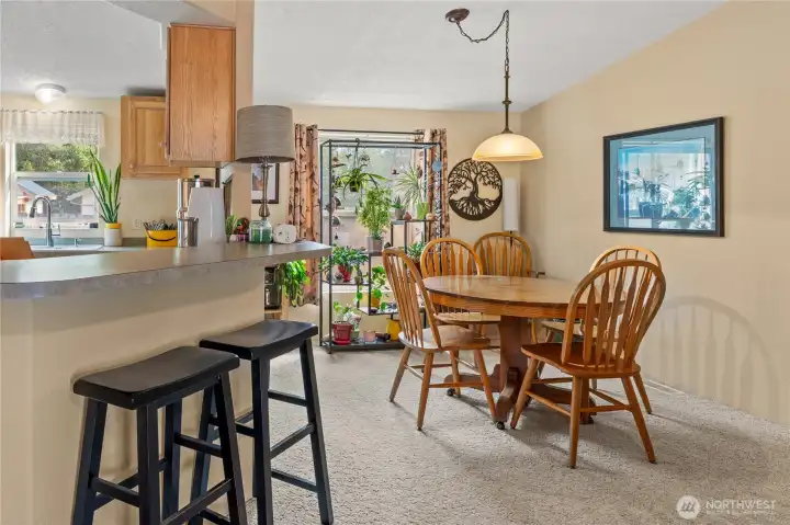 The dining area and breakfast bar.