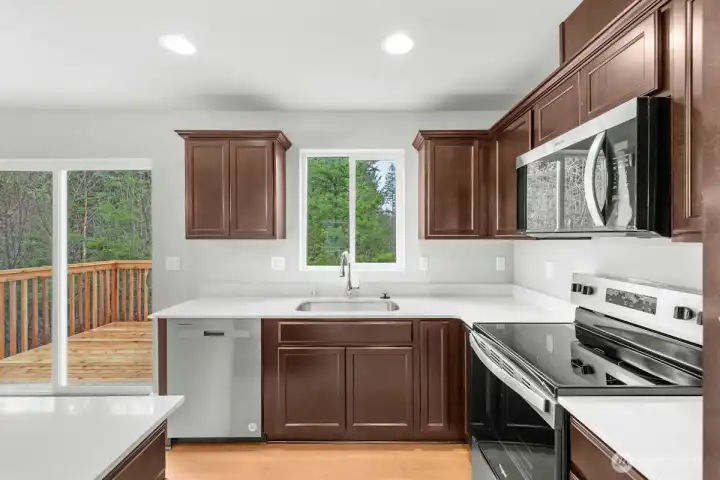 Photographs are for illustrative purposes only. Features, finishes, interior/exterior colors, landscaping and floorplan shown may vary from actual homes built