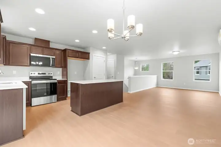 Photographs are for illustrative purposes only. Features, finishes, interior/exterior colors, landscaping and floorplan shown may vary from actual homes built