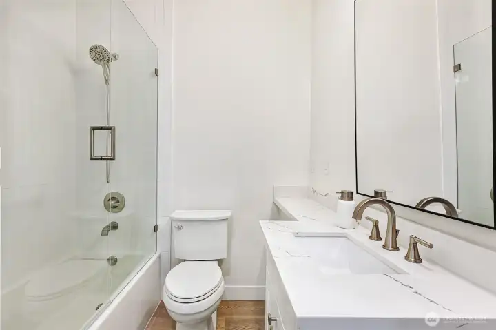 Lower level full bathroom.