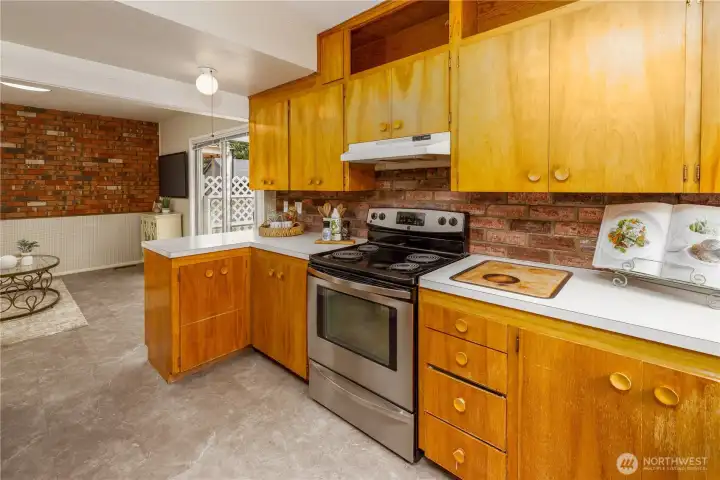 This kitchen has unlimited possibilities for culinary excellence!
