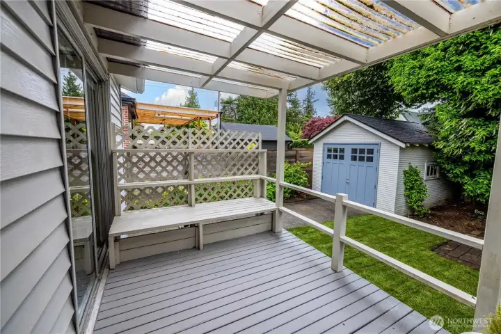 Covered deck off of the kitchen/breakfast room.