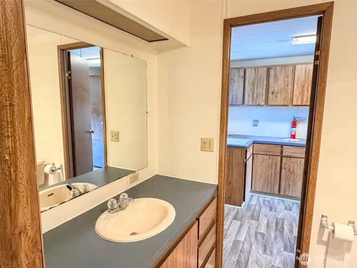 Full guest bath