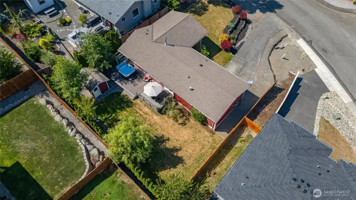 This home is located in a great neighborhood with close proximity to schools, parks, and downtown Ferndale. This home is located in a great neighborhood with close proximity to schools, parks, and downtown Ferndale.