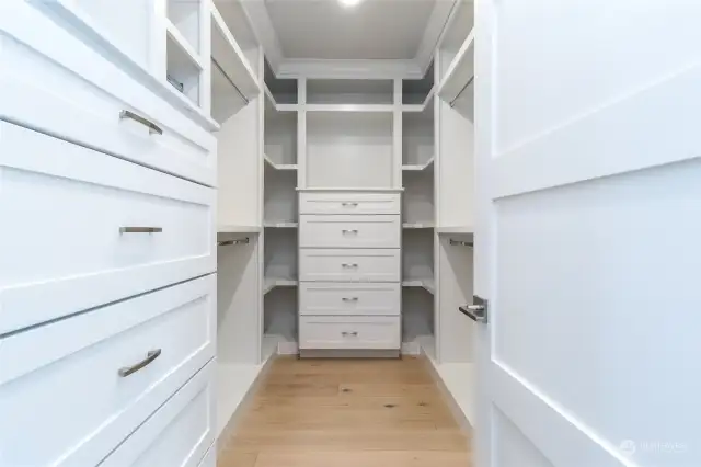 Walk-in closet - Primary