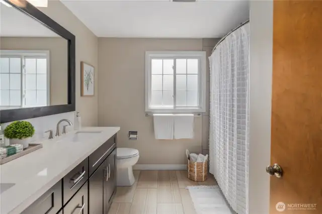 Upstairs full bath