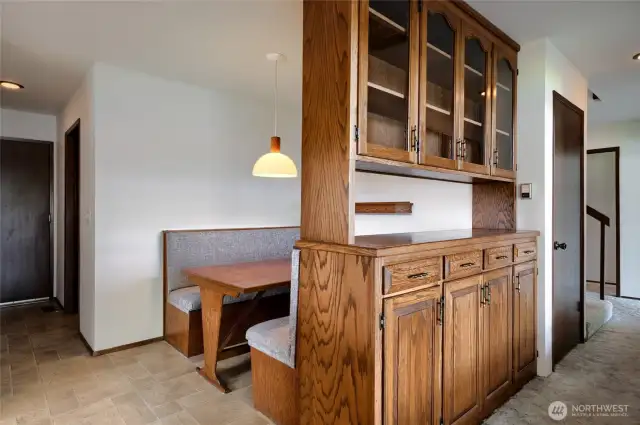 Built in cabinets and nook seating area. Perfect for eating breakfast or break out the board games!