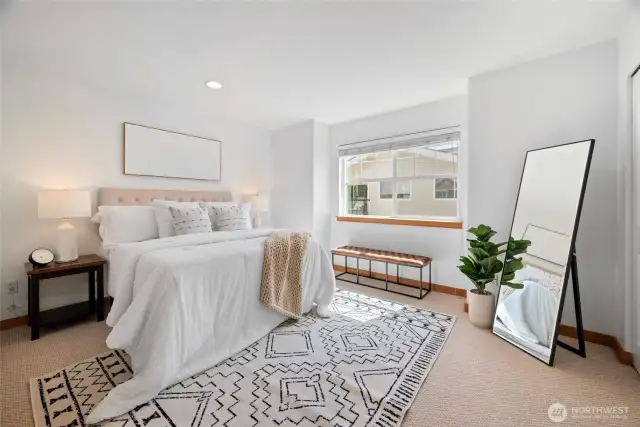 primary bedroom w/ full ensuite bath