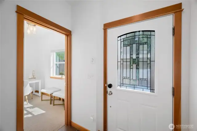 Entryway & 3rd bed / office