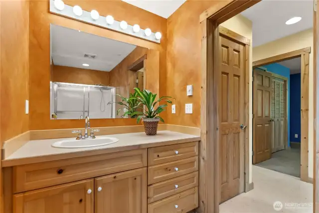 Main floor full bathroom.
