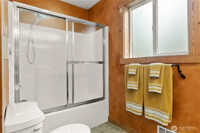 Downstairs full bathroom with tub/shower combo