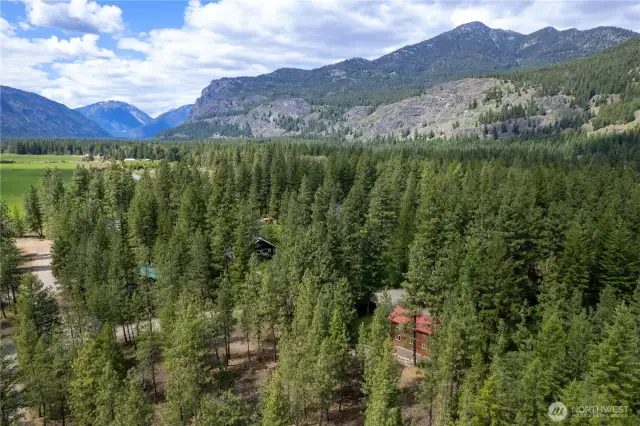 Ideal location for all lifestyles.  On the community trail, access to the river and low maintenance yard.