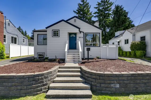 Welcome home to this move in ready Maple Leaf gem! This home lives larger than it appears! 2,400 square feet in fact!