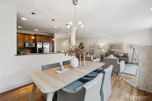 This open layout allows for the cooks to be part of the cooks and guests alike to be part of the party