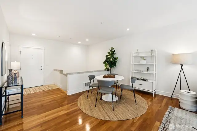 Eat-in kitchen space