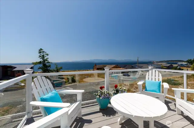 Top Floor-Balcony - views of Puget Sound