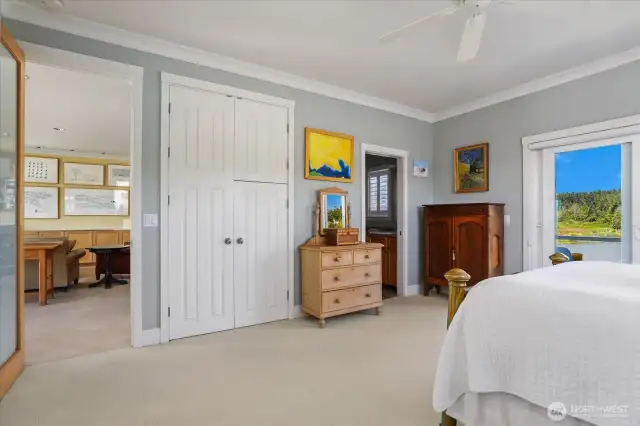 Top Floor-Primary BR