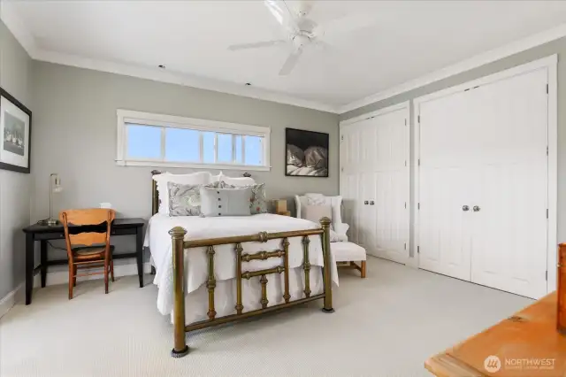 Top Floor-Primary BR