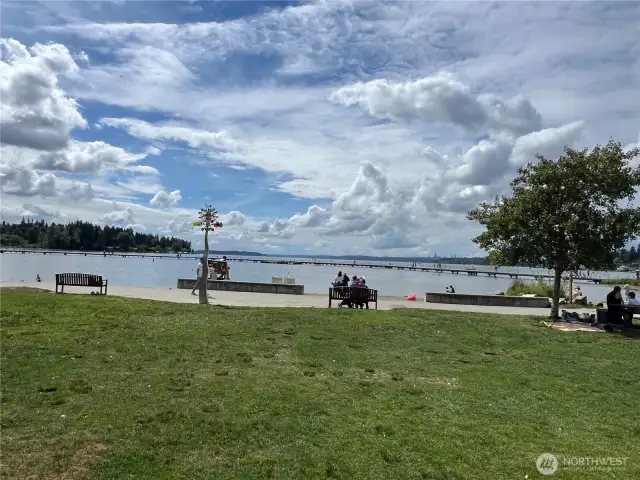 Juanita Beach - great lake views, drop in sand volleyball, playground and shallow lake play area.