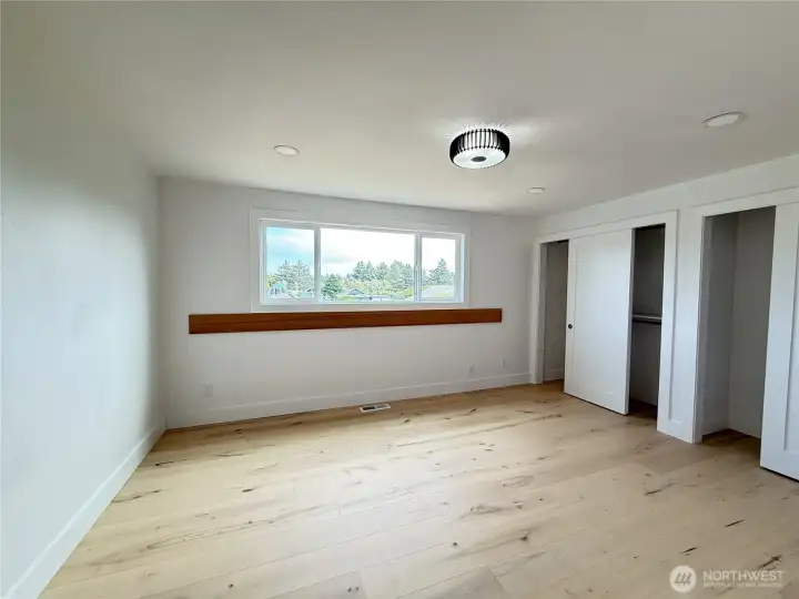 2ND SPACOUS BEDROOM ON 2ND FLOOR