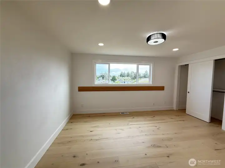 2ND SPACOUS BEDROOM ON 2ND FLOOR