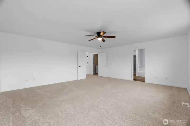 Huge primary bedroom