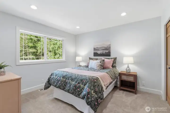 Keep guests and family comfortable with A/C and an automatic whole-home generator.