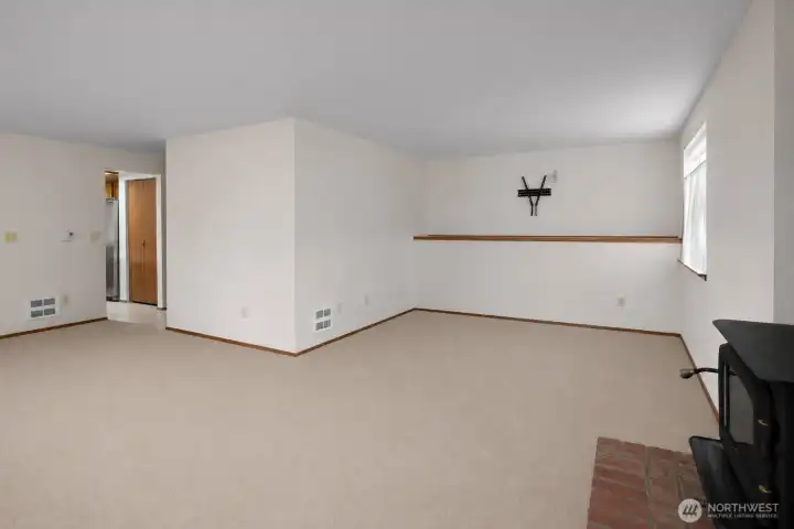 New carpets throughout the home. New carpets throughout the home.