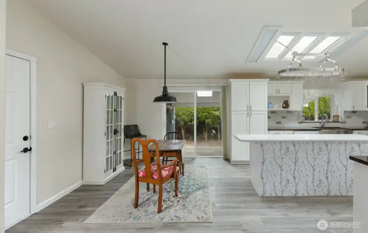 Eat in kitchen space