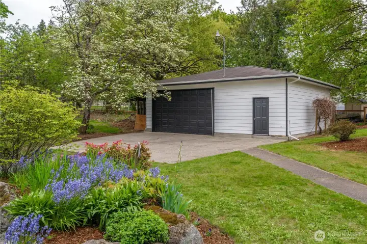 2+ car garage with space for hobbies, multiple cars, etc.