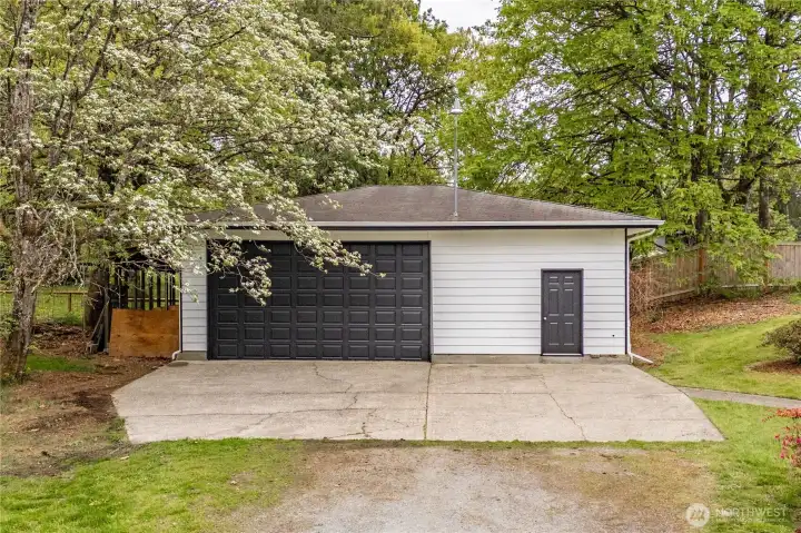 Impressive 660 SQFT garage/shop!