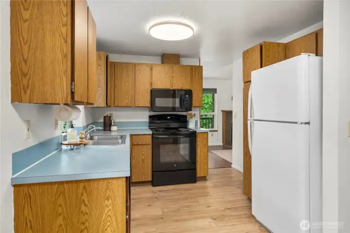 Ideal layout connecting the kitchen, dining, and living spaces Ideal layout connecting the kitchen, dining, and living spaces