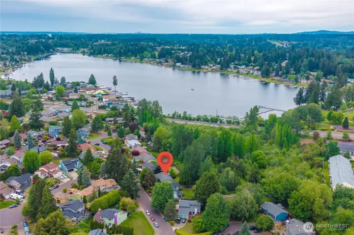 Close proximity to Lake Meridian and local amenities Close proximity to Lake Meridian and local amenities