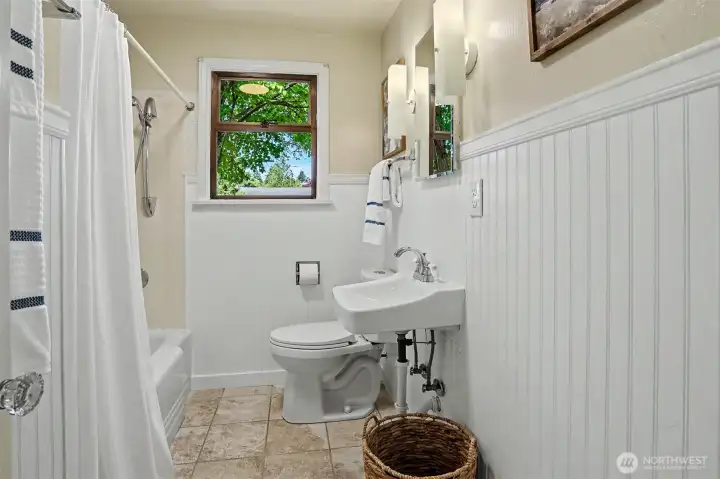 Full bathroom on the main floor.