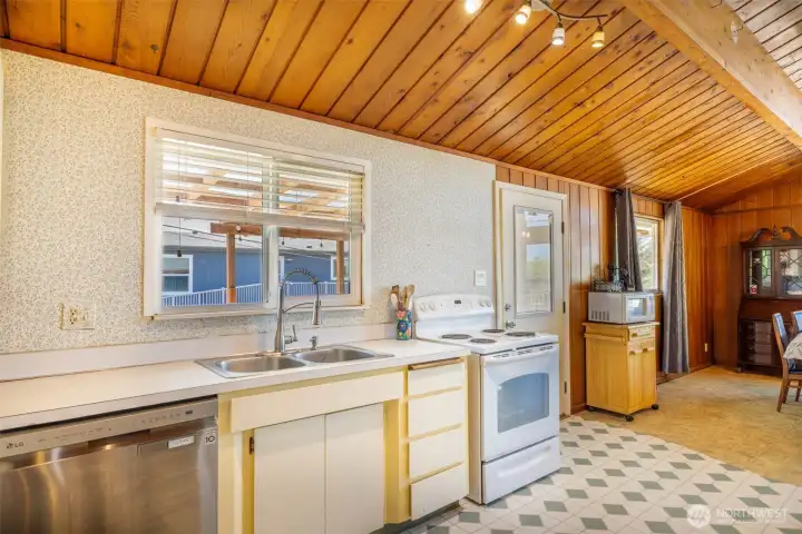 Kitchen with all appliances Kitchen with all appliances