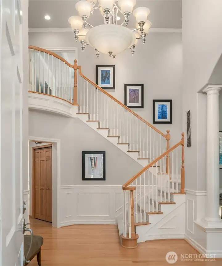 Soaring ceilings in this inviting entry.