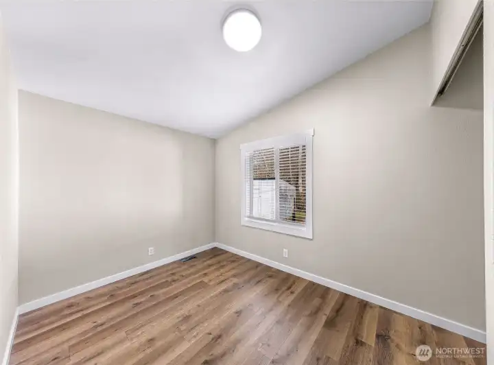 Another great sized bedroom