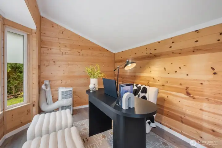 Versatile detached office space with heating and cooling