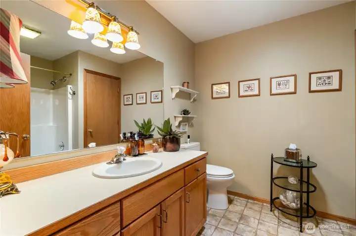 Full bathroom #2 upstairs