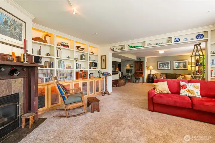 HUGE rec room / den / 2nd living room area downstairs