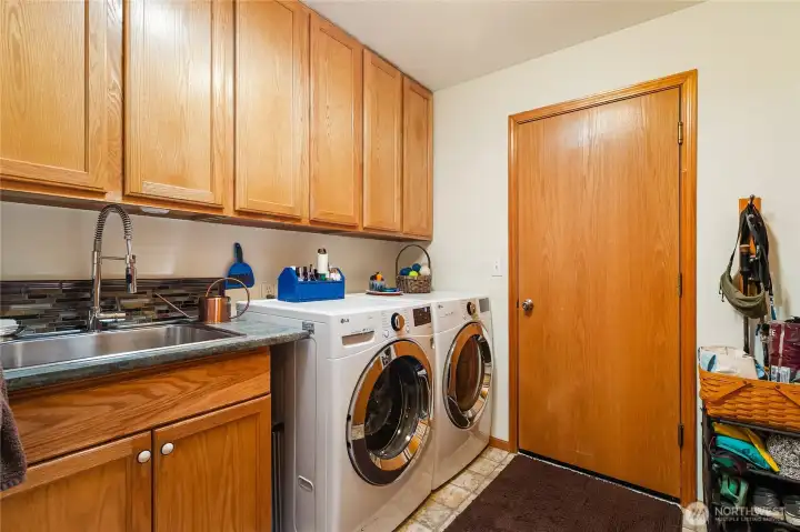 Laundry room on the main