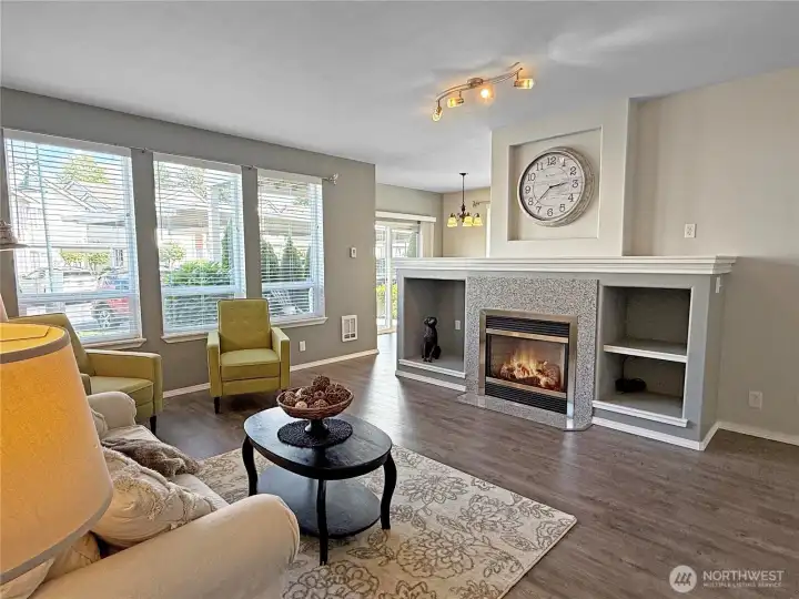 Wonderful windows let in so much light! Wonderful windows let in so much light!