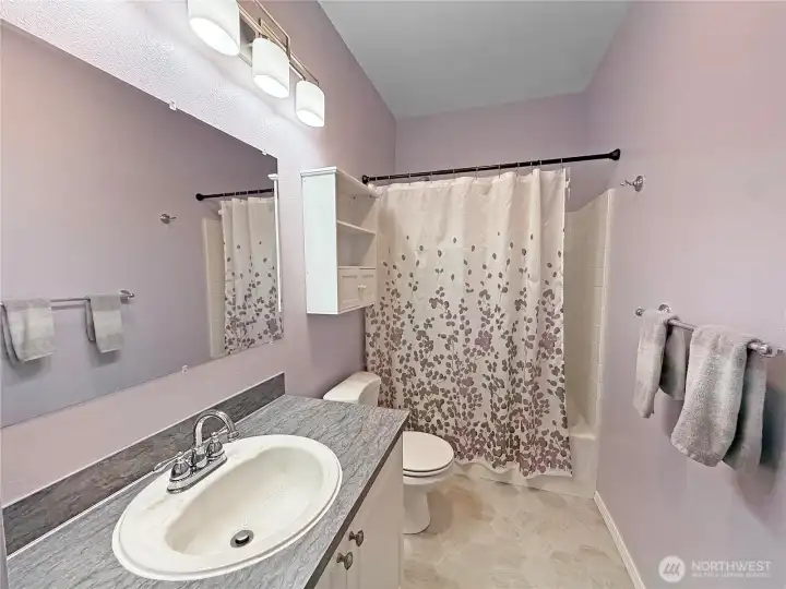 Guest bath! Guest bath!