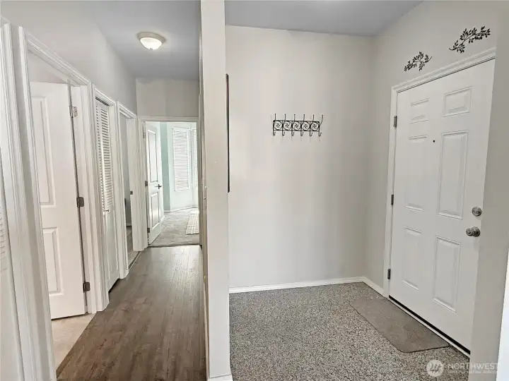 Nice foyer! Nice foyer!