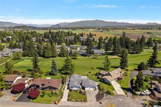 Unbelievable golf, mountain and territorial views from this well-maintained rambler on the golf course!